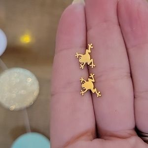 JUMPING FROG STUD EARRINGS